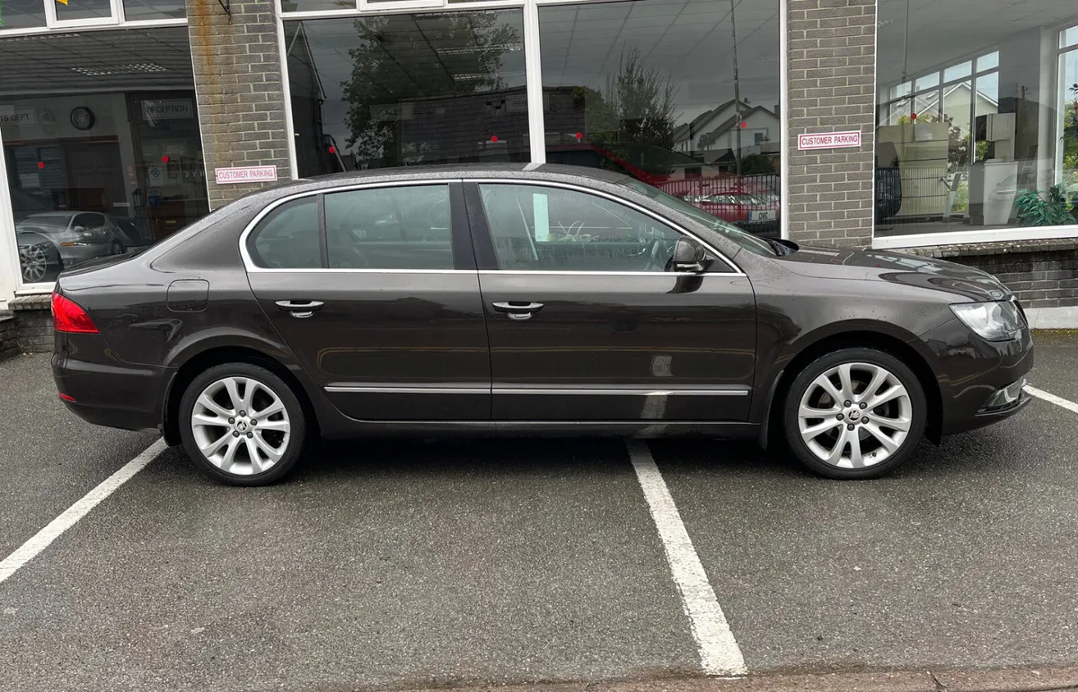Skoda Superb Ambition 1.6 TDI - Image 2