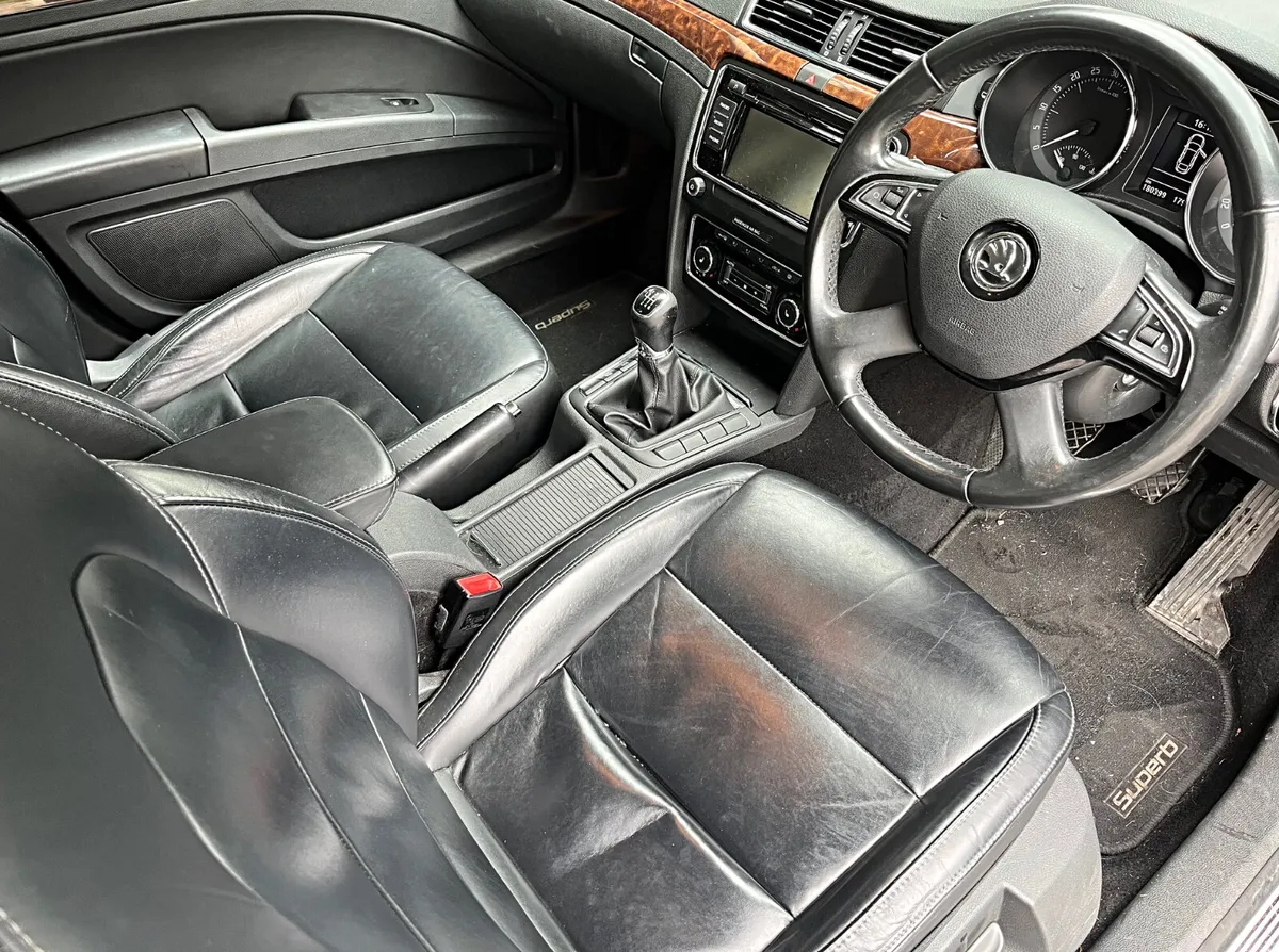 Skoda Superb Ambition 1.6 TDI - Image 4