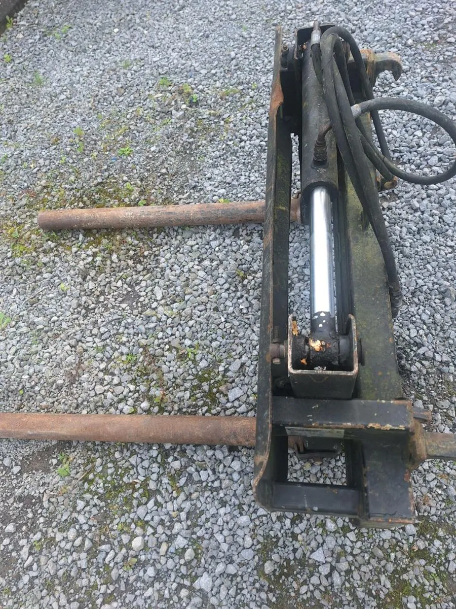Conor Hydraulic bale handler - Image 2