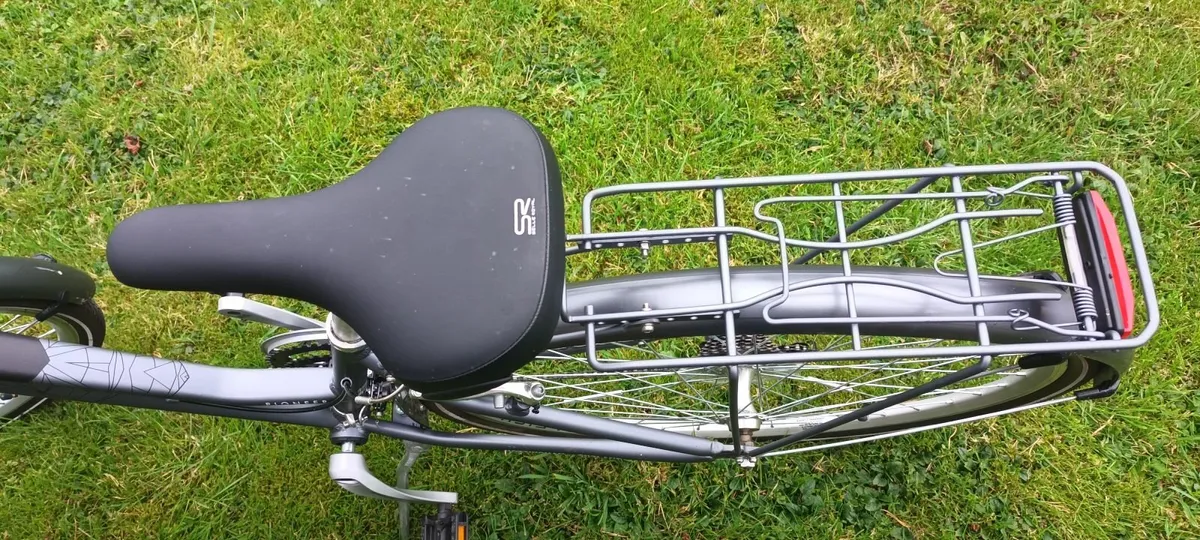 Ladies lightweight Raleigh bike - Image 2