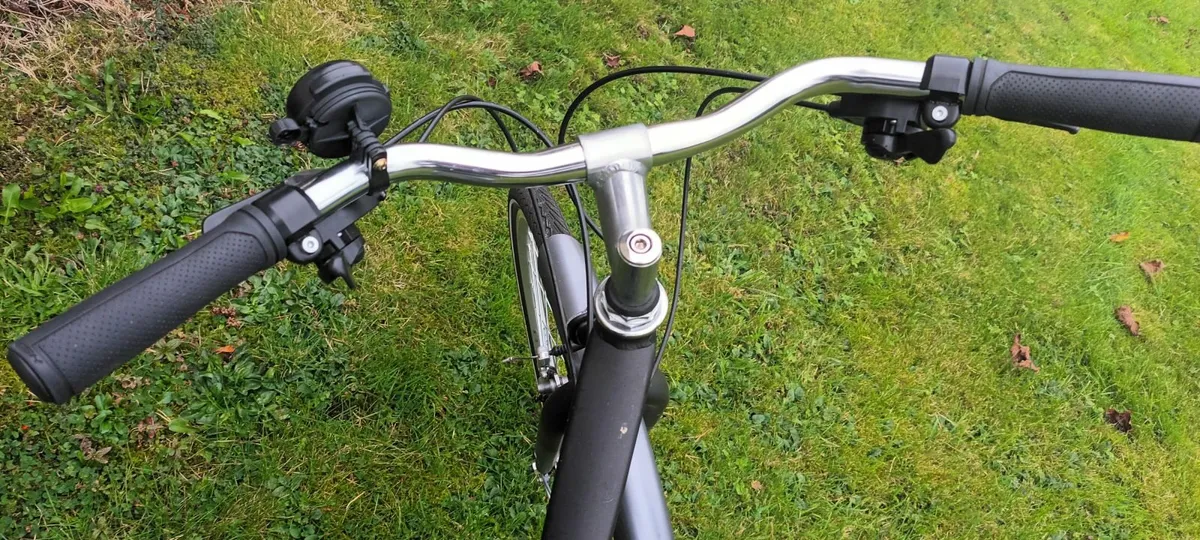 Ladies lightweight Raleigh bike - Image 4