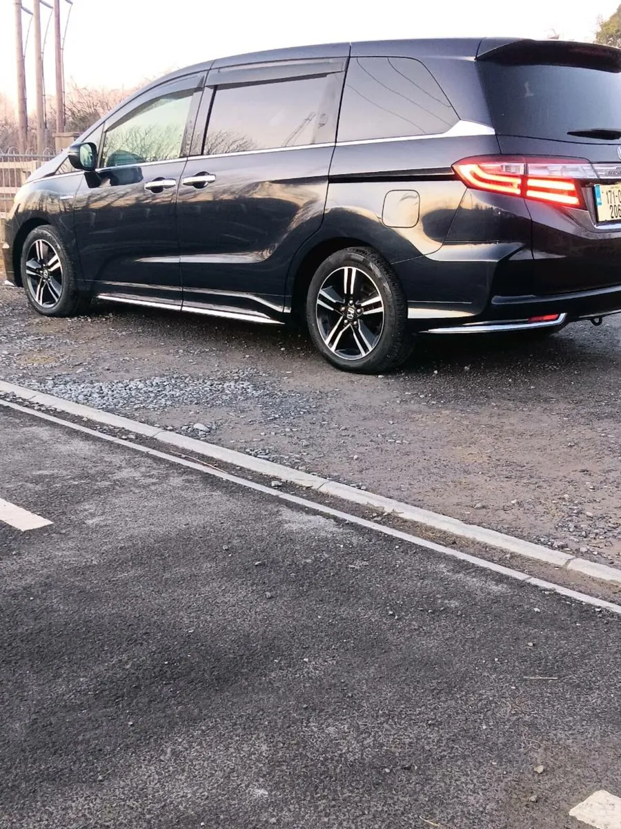 HONDA ODYSSEY HYBRID 2.0L 8 SEATER - Image 3
