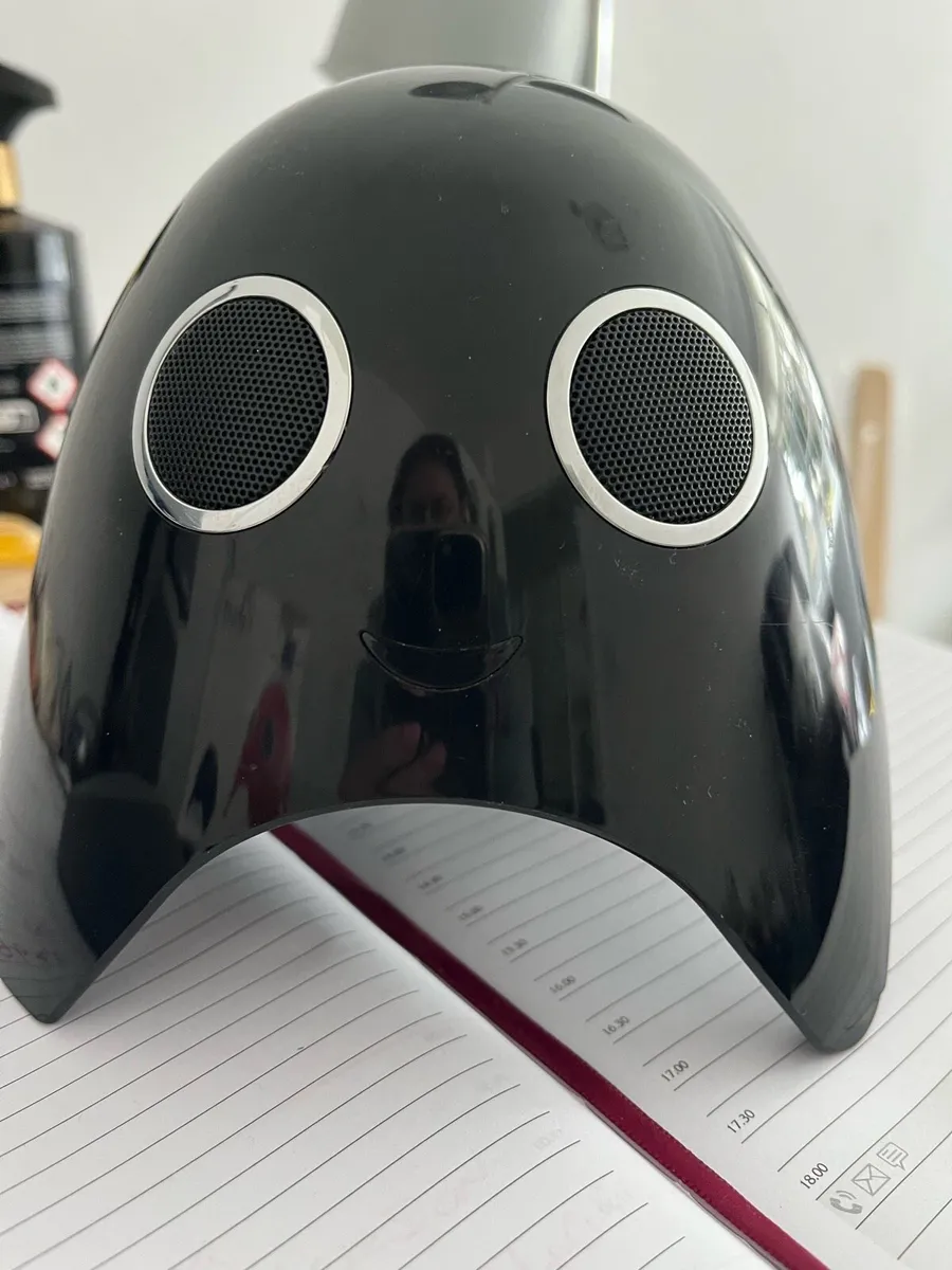 Ghost iPod stand - Image 3