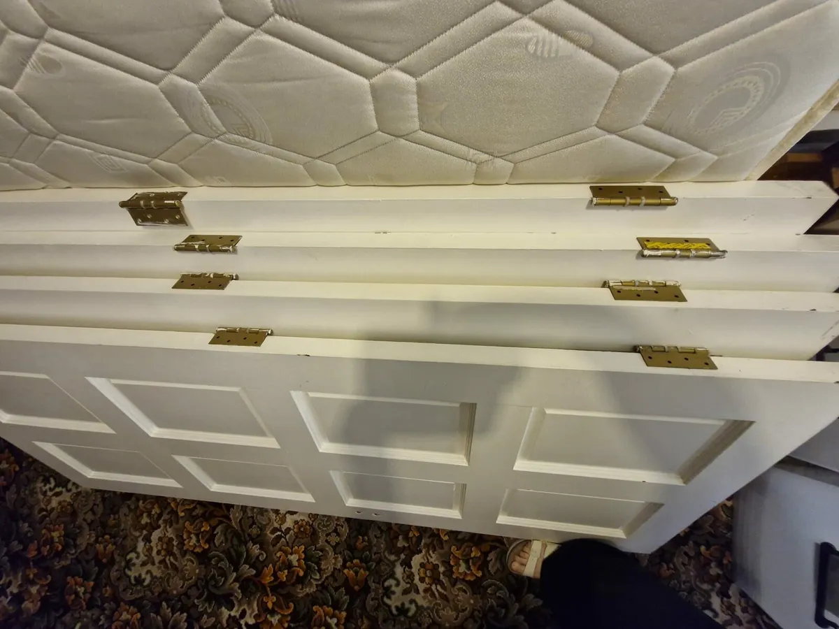 Interior doors and accessories - Image 3