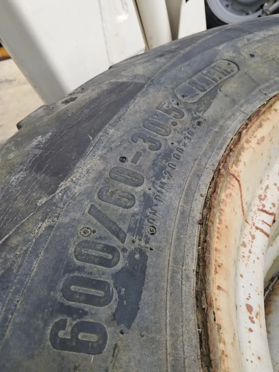600/60/30.5 wheels for sale - Image 3