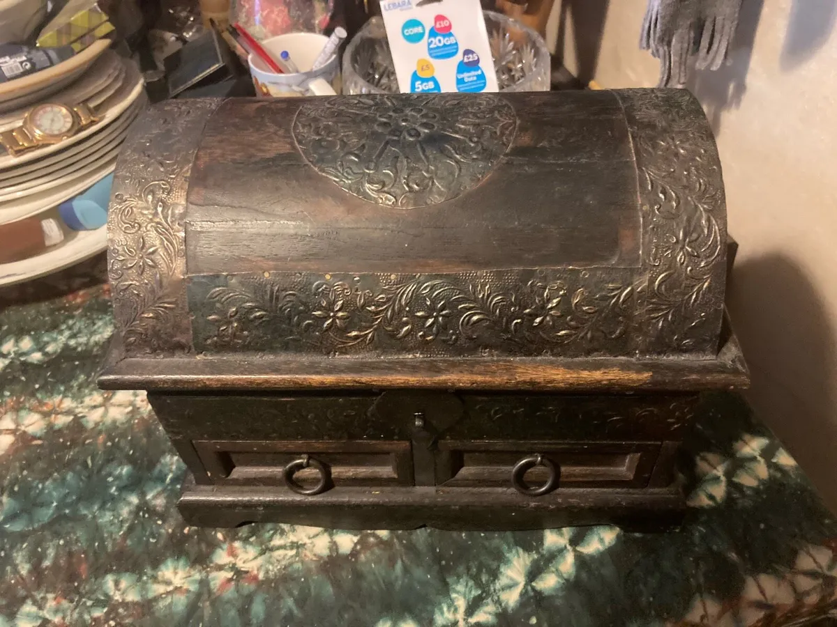 Treasure chest free postage - Image 1