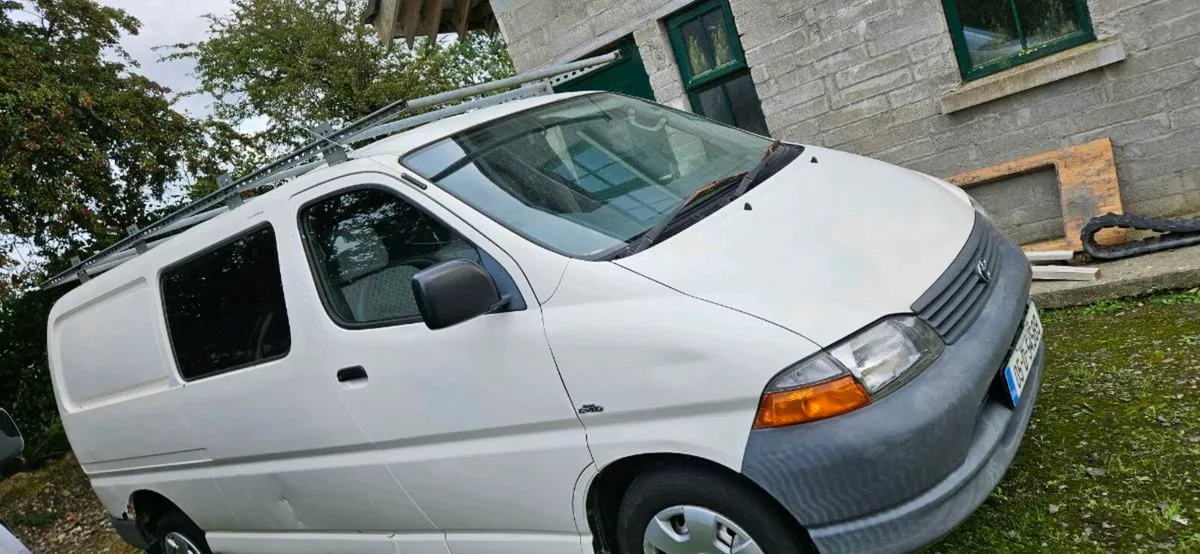 Toyota Hiace Crewcab - Image 2