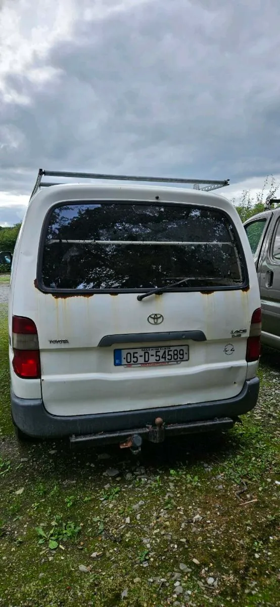 Toyota Hiace Crewcab - Image 4