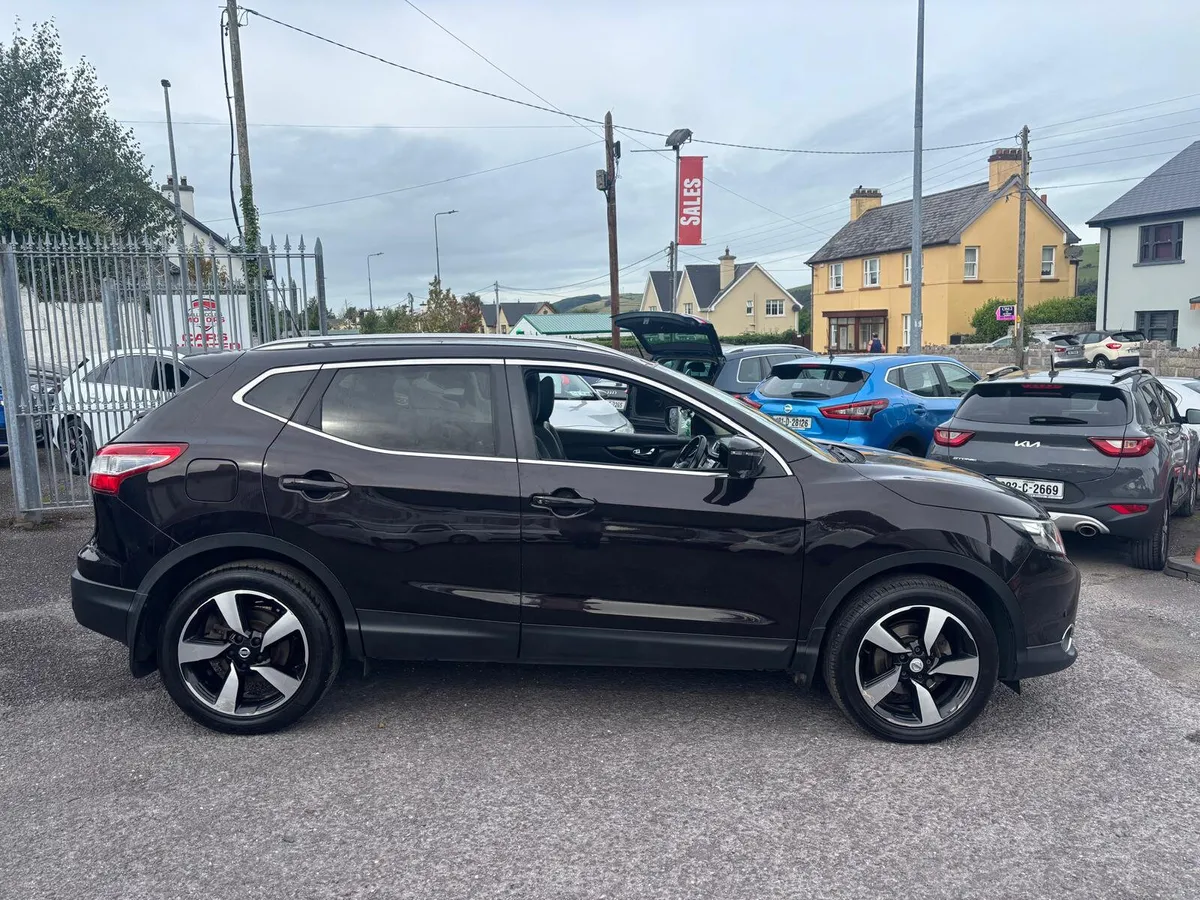 Nissan Qashqai   SV  PREMIUM  DIESEL - Image 3
