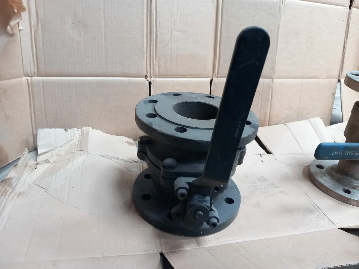 Pipe and valve fittings - Image 2