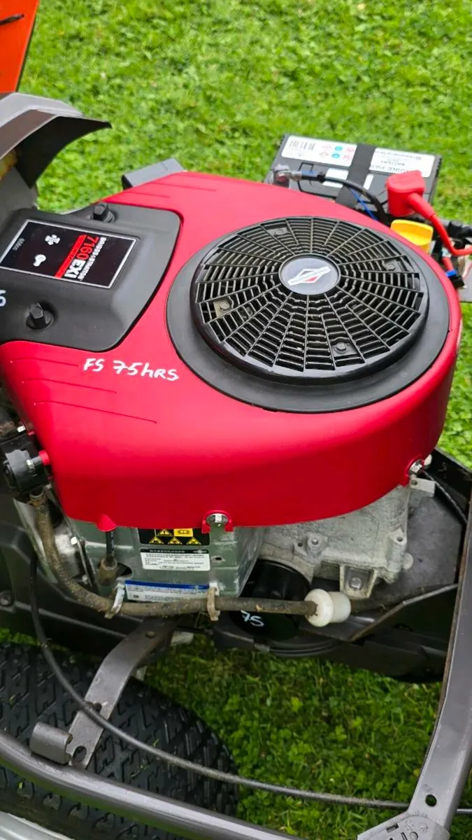 Husqvarna twin cylinder Briggs and Stratton - Image 4