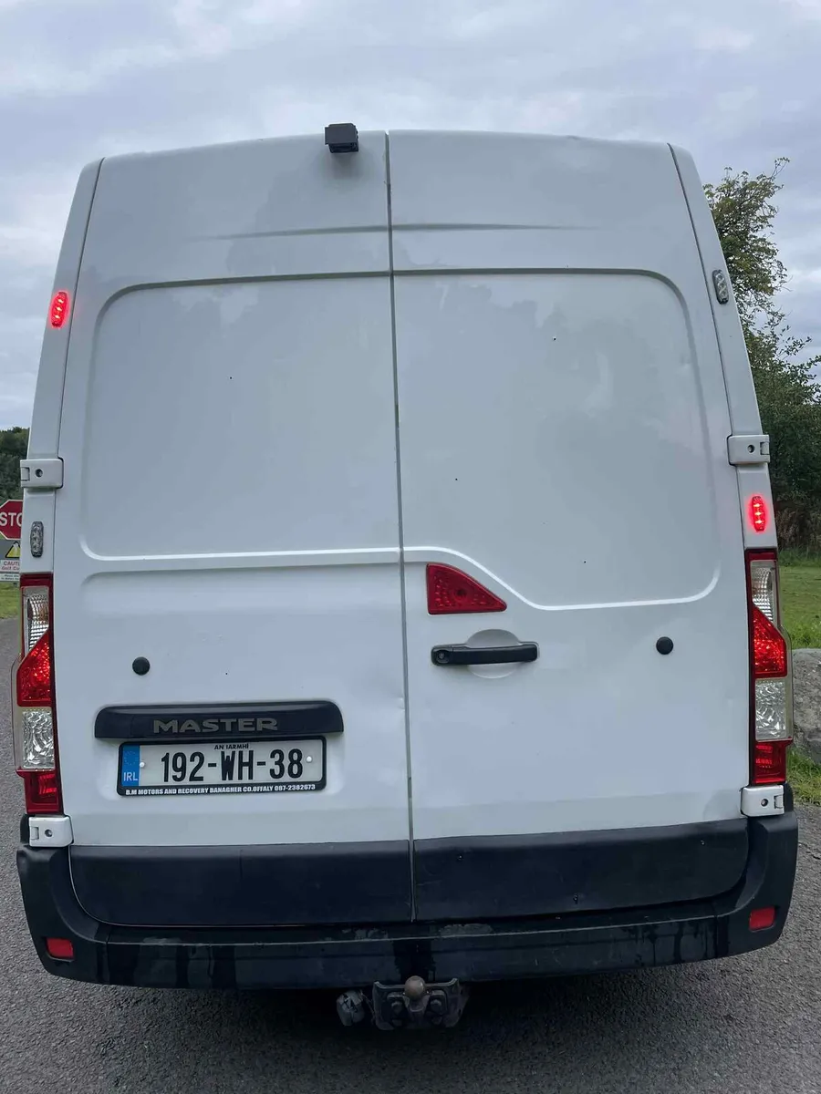 Car - Image 1