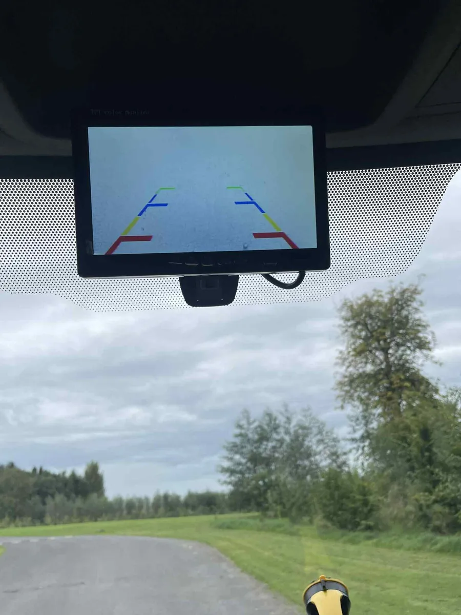 Car - Image 2