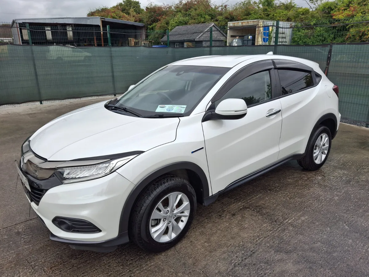 201 Honda Vezel 1.5 Hybrid Automatic - Image 1