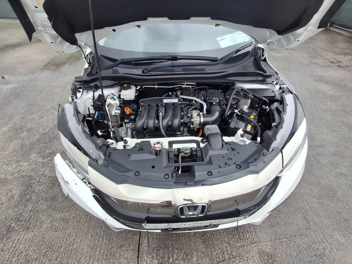 201 Honda Vezel 1.5 Hybrid Automatic - Image 4