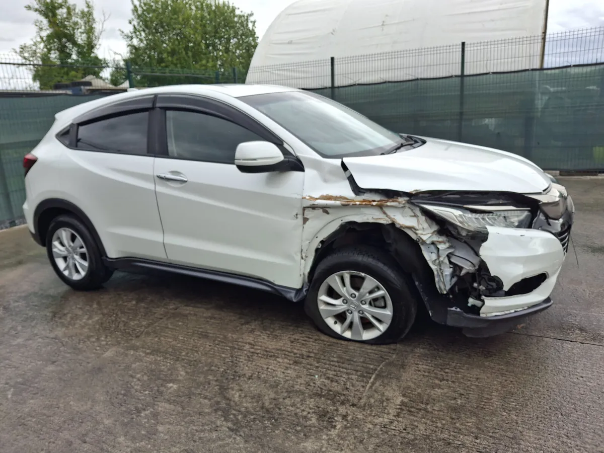 ?201 Honda Vezel  Hybrid Automatic - Image 4
