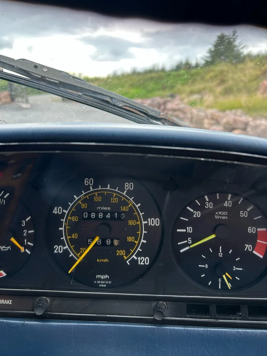 Mercedes 230 te estate car - Image 2