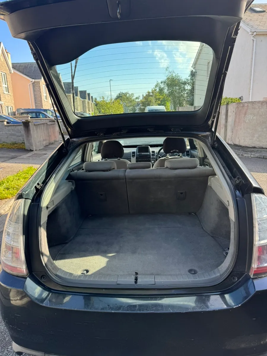 Toyota Prius - Image 4