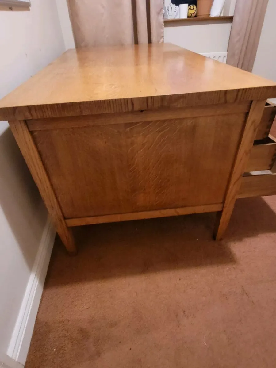 Desk - Image 4