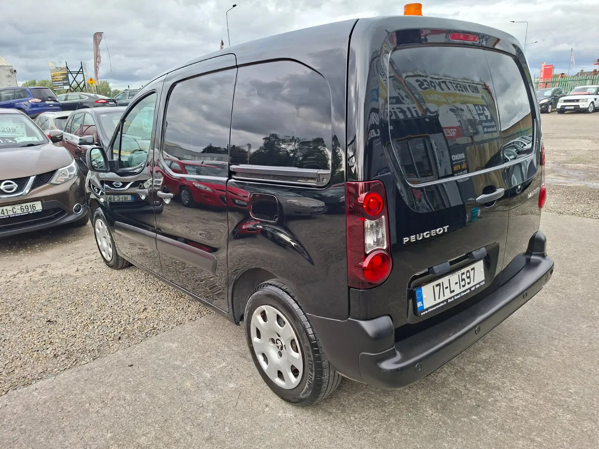 🦏 Peugeot Partner 2017.3 seater.etremely clean 🦏 - Image 2