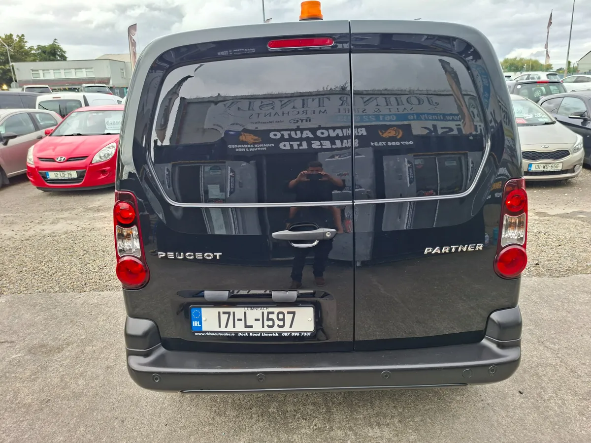 🦏 Peugeot Partner 2017.3 seater.etremely clean 🦏 - Image 4