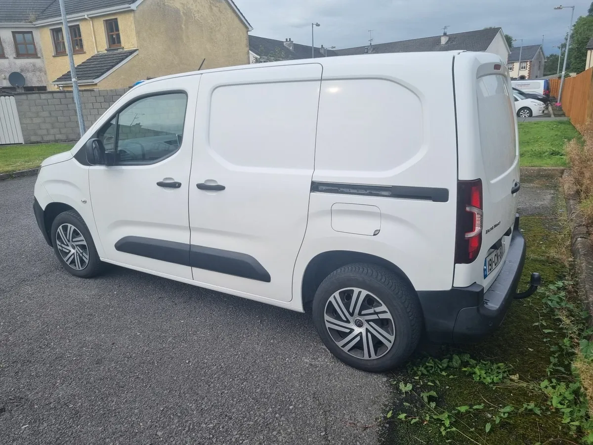 Citroen Berlingo 2019 - Image 2