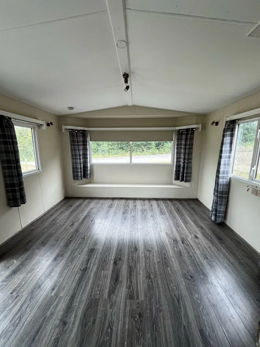 Mobile Home - Image 4