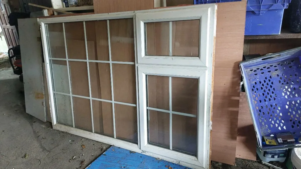 White window - Image 1