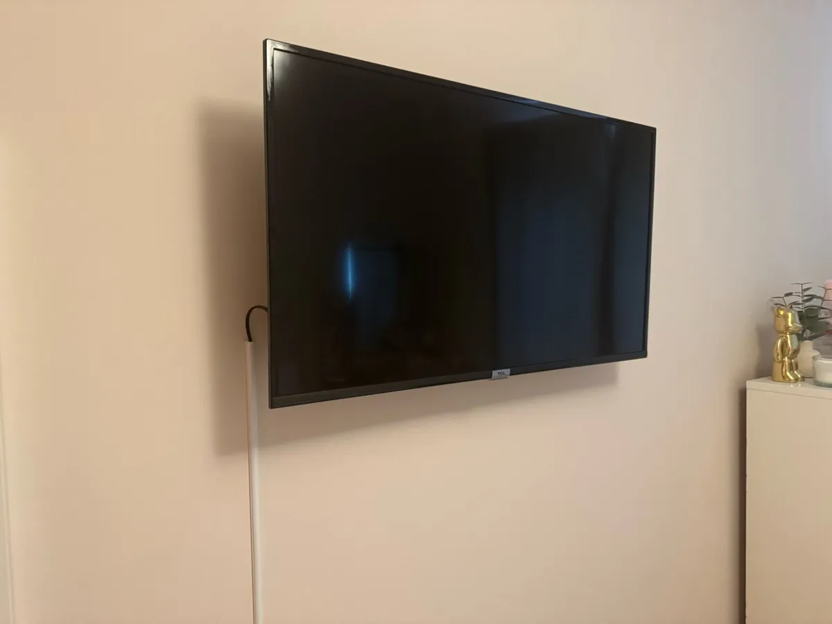 TCL 40ES568 40-Inch LED Smart Android TV - Image 3