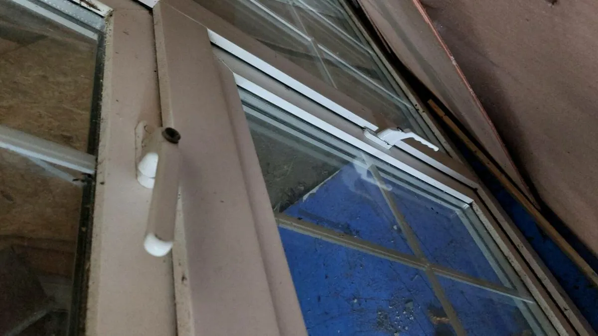 White window - Image 3