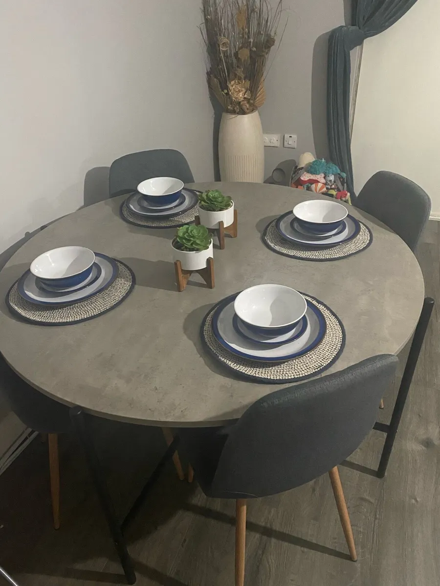 Dining table & 4 chairs - Image 2