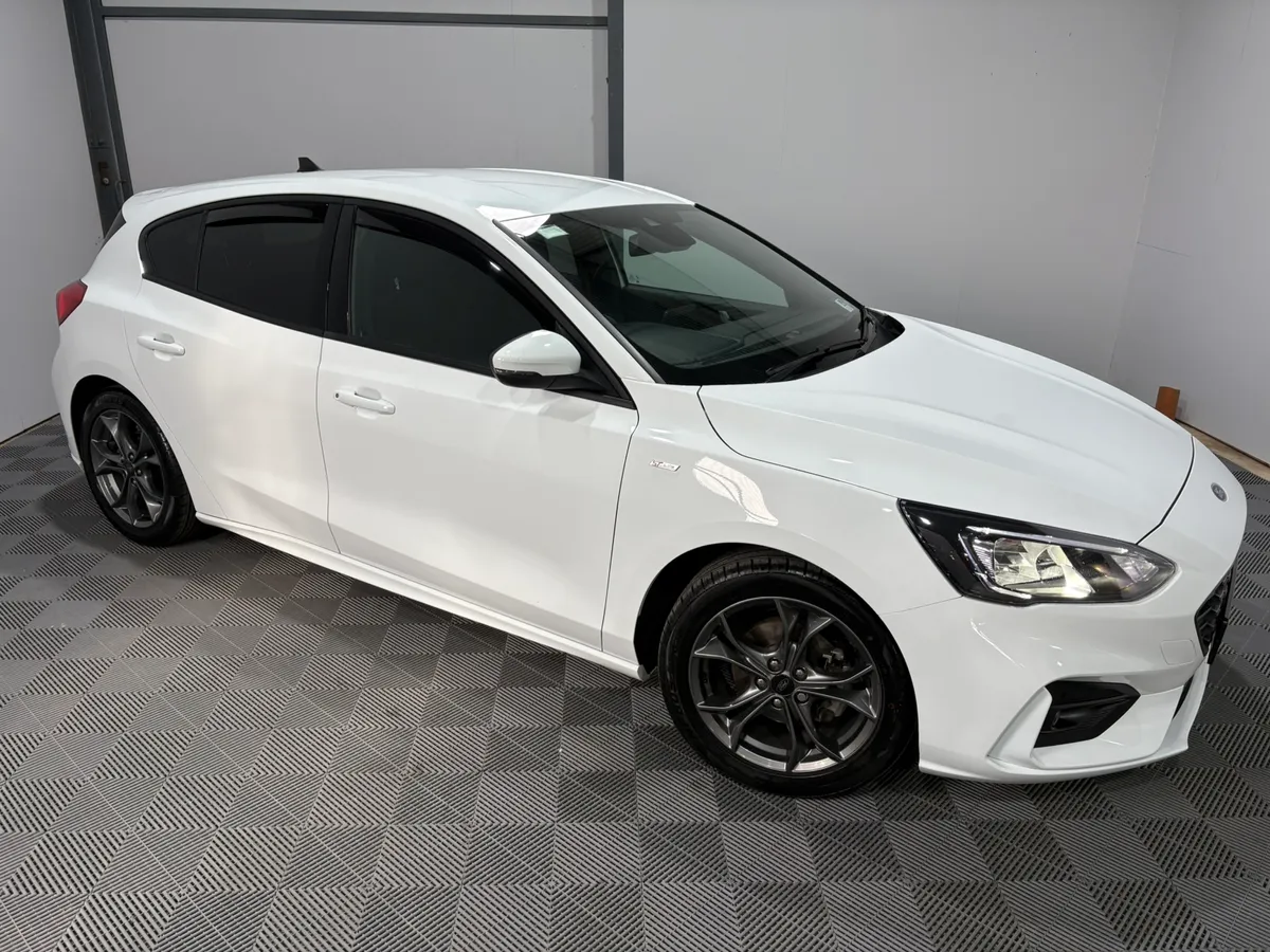 Ford Focus St Line MHEV 125 Bhp 4 Year Warranty - Image 3