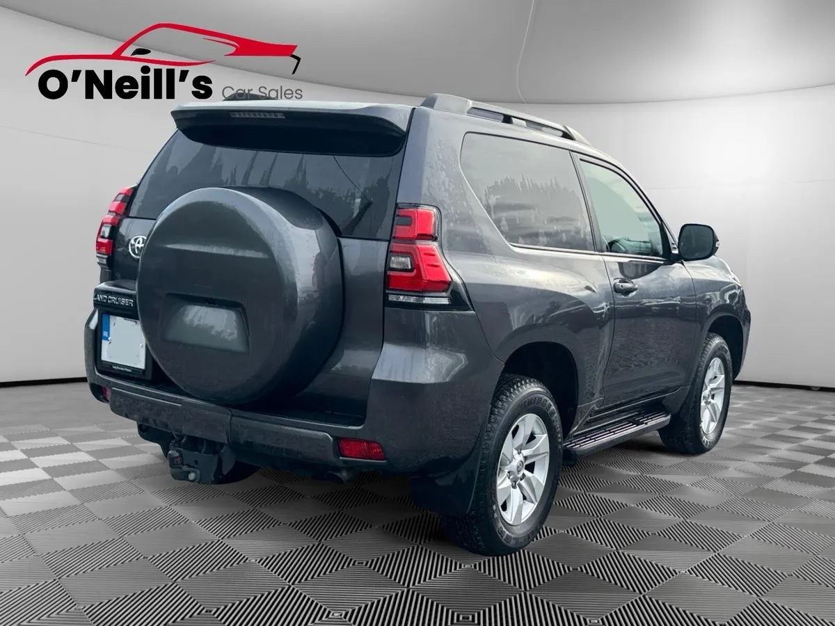 Toyota Land Cruiser 2024 SWB AUTO TOP SPEC - Image 3