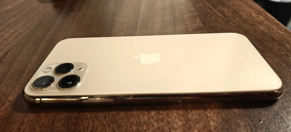 iPhone 11 Pro - Image 2