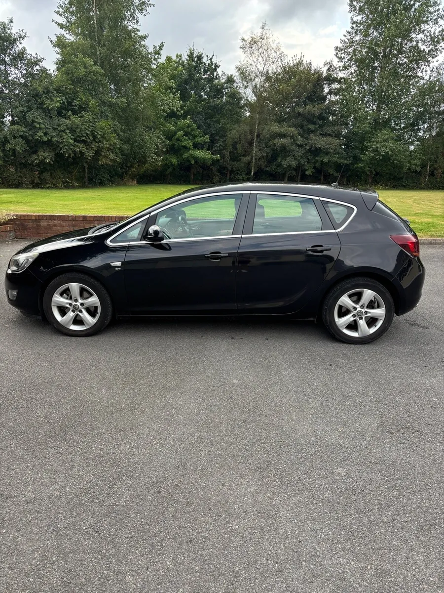 Vauxhall Astra 2011 NCT & Tax - Image 2
