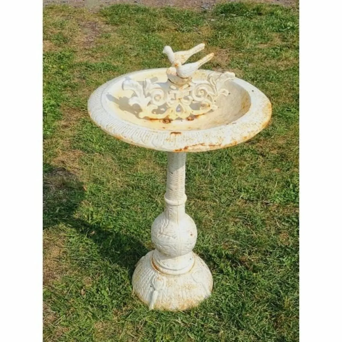 Bird Bath White H36 - Image 1