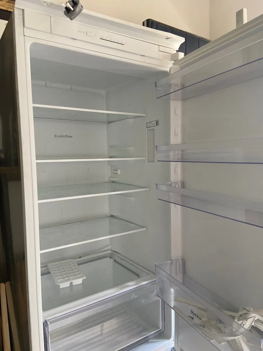 Integrated fridge freezer - Image 1