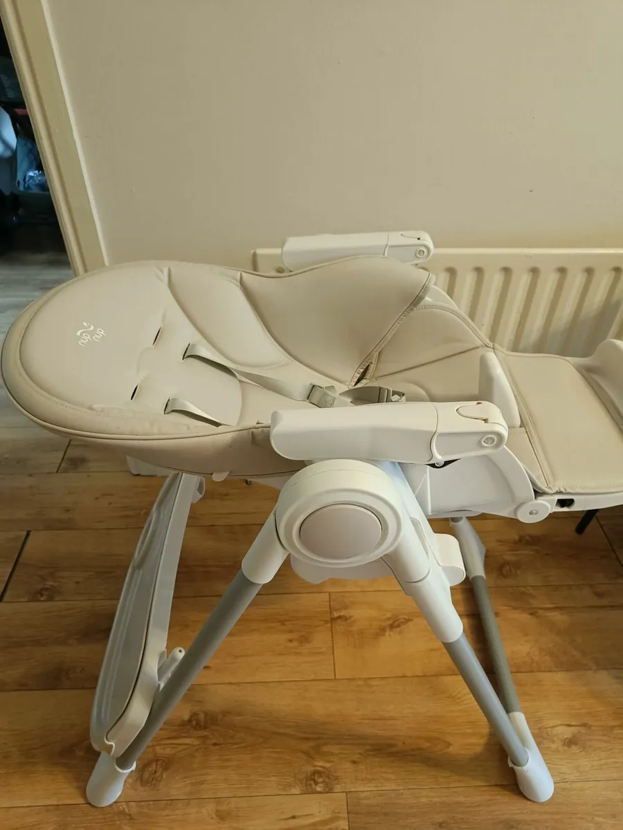 High chair - Image 2
