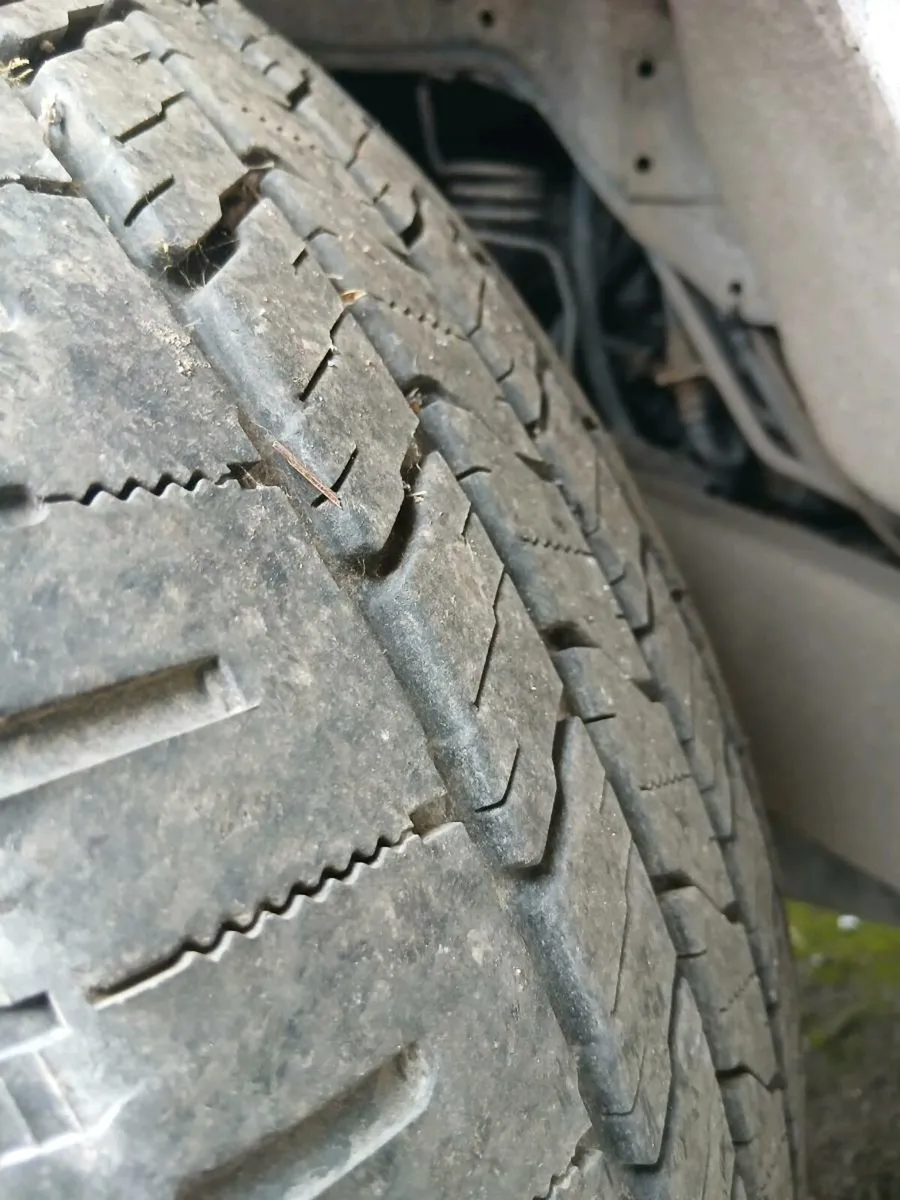 Toyota landcruiser - Image 2