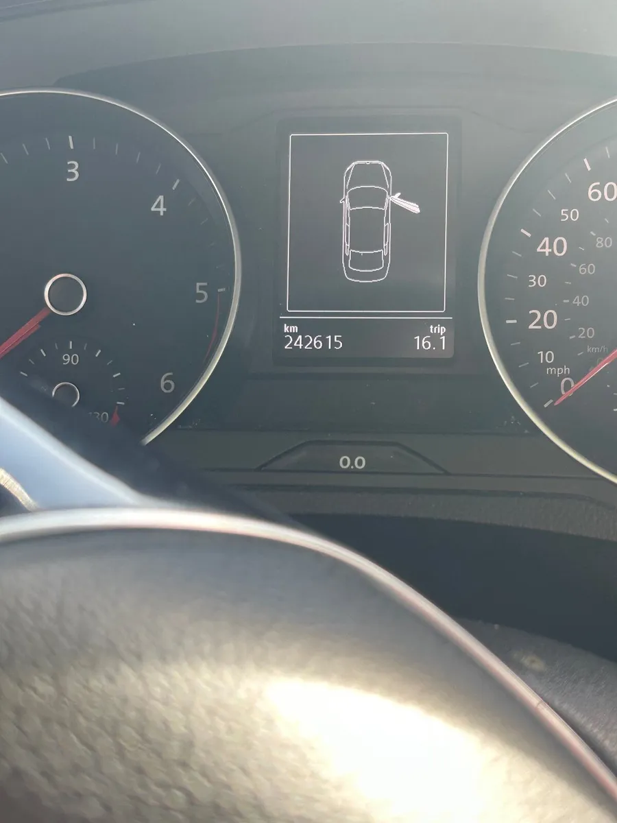 Volkswagen Passat 2015 - Image 3