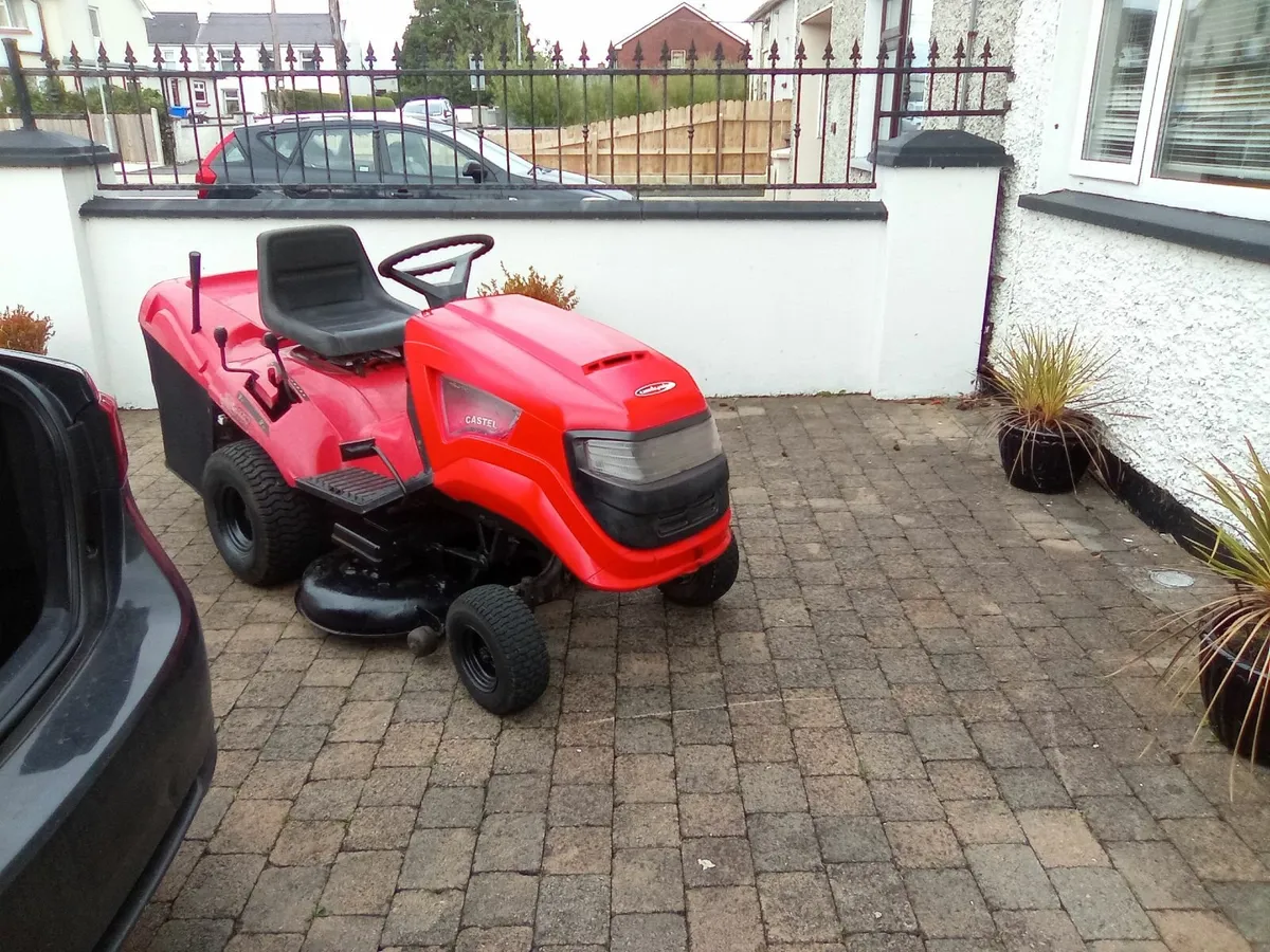 Castlegarden ride on lawnmower - Image 2