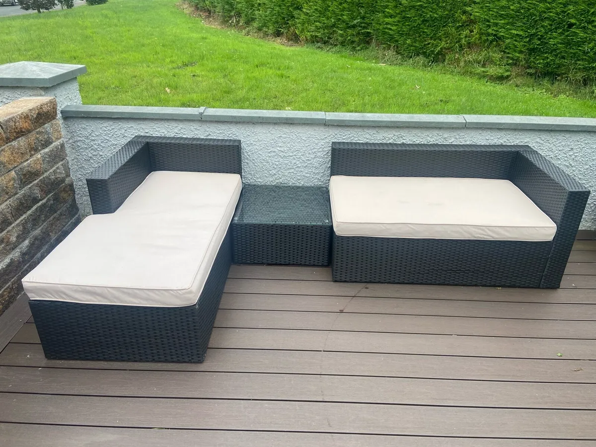 Outdoor Garden Seating & Table - Image 1