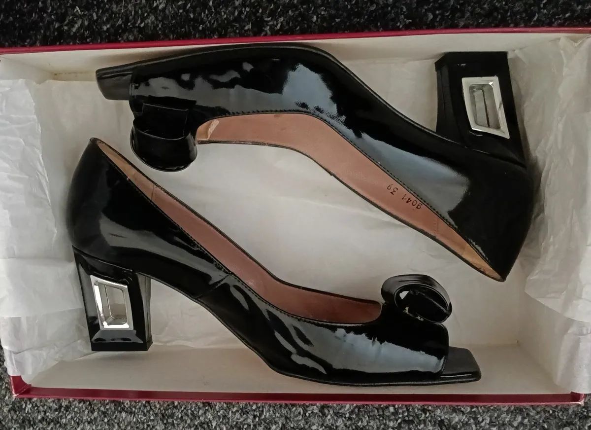 high heels - Image 2