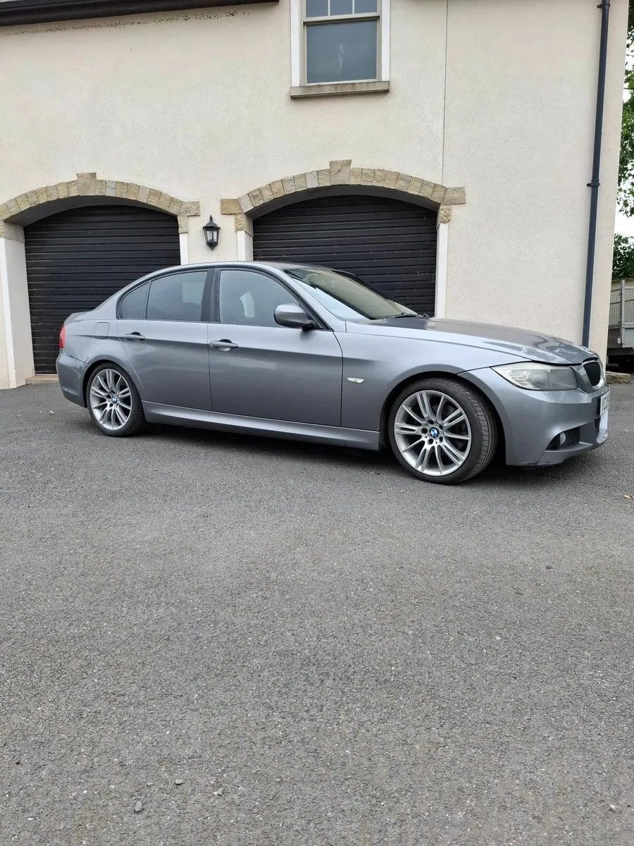 BMW 3-Series 2009 - Image 3