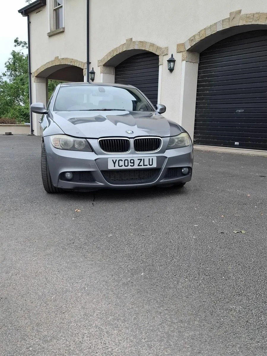 BMW 3-Series 2009 - Image 4