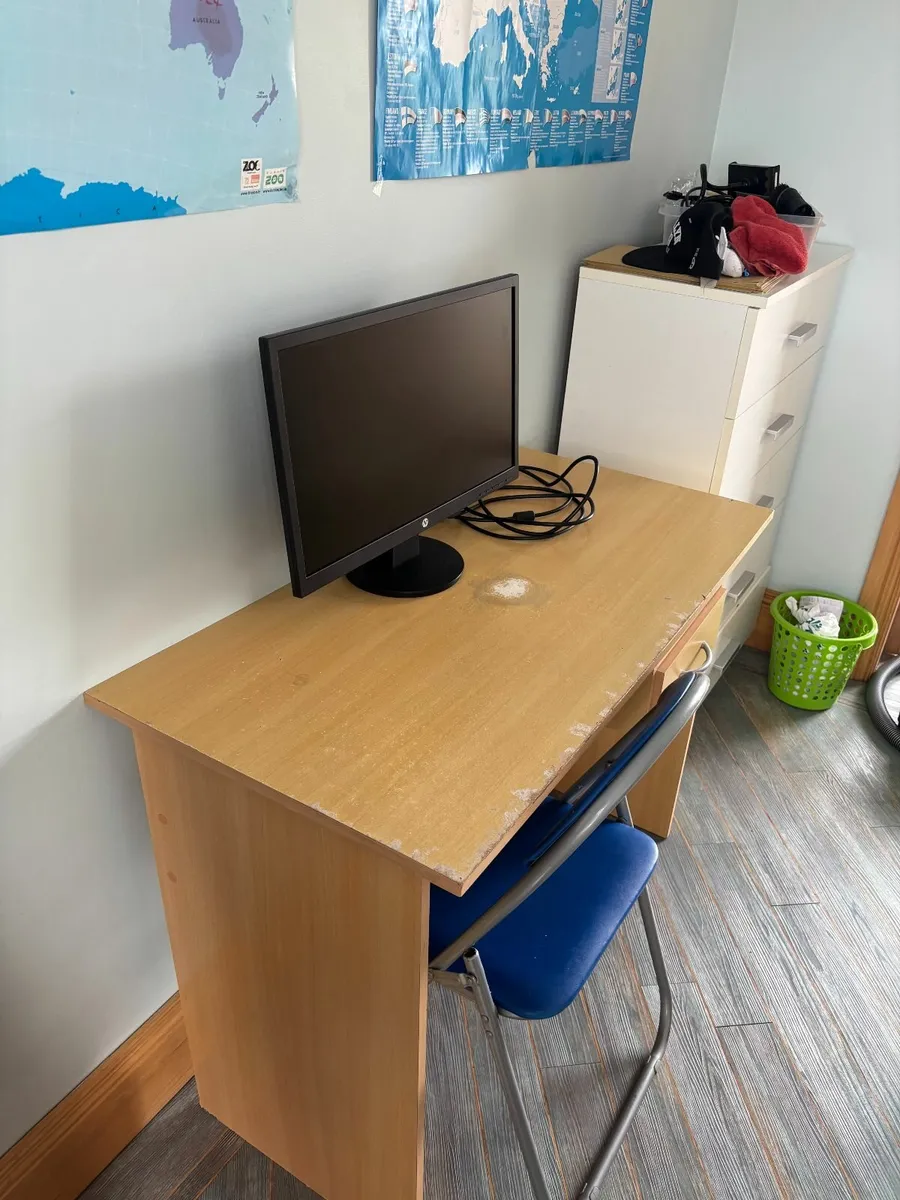 Wooden desk - Image 4