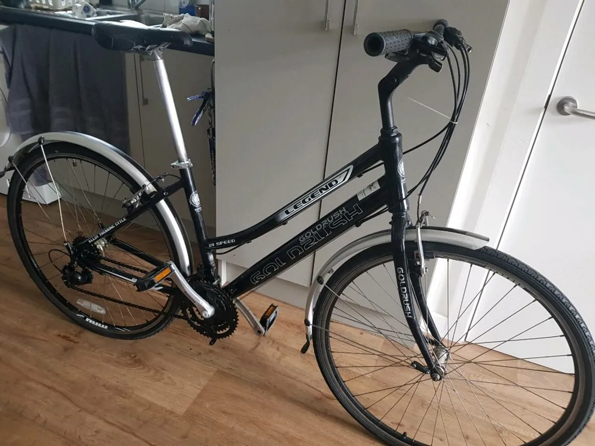 Ladies hybrid bike - Image 4