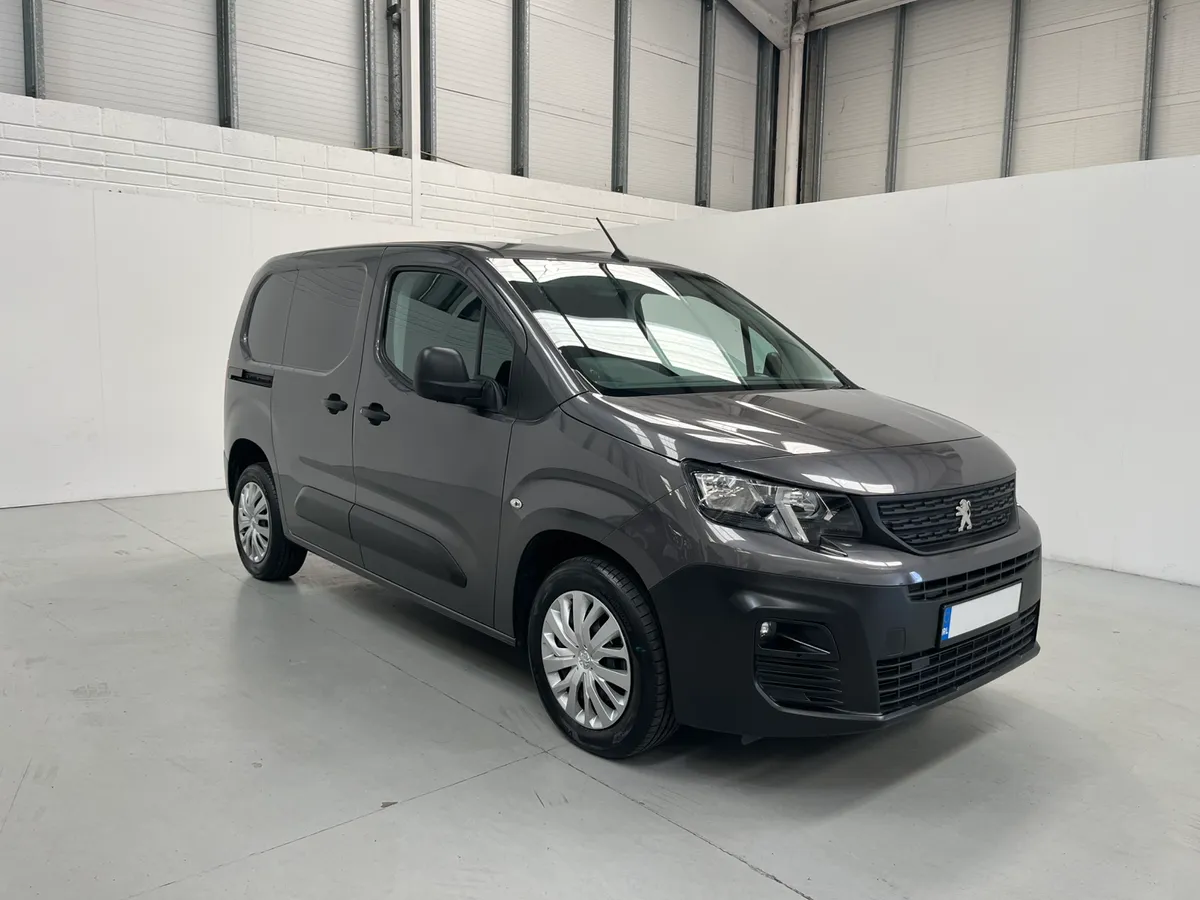 211 Partner twin sliding doors - Image 1