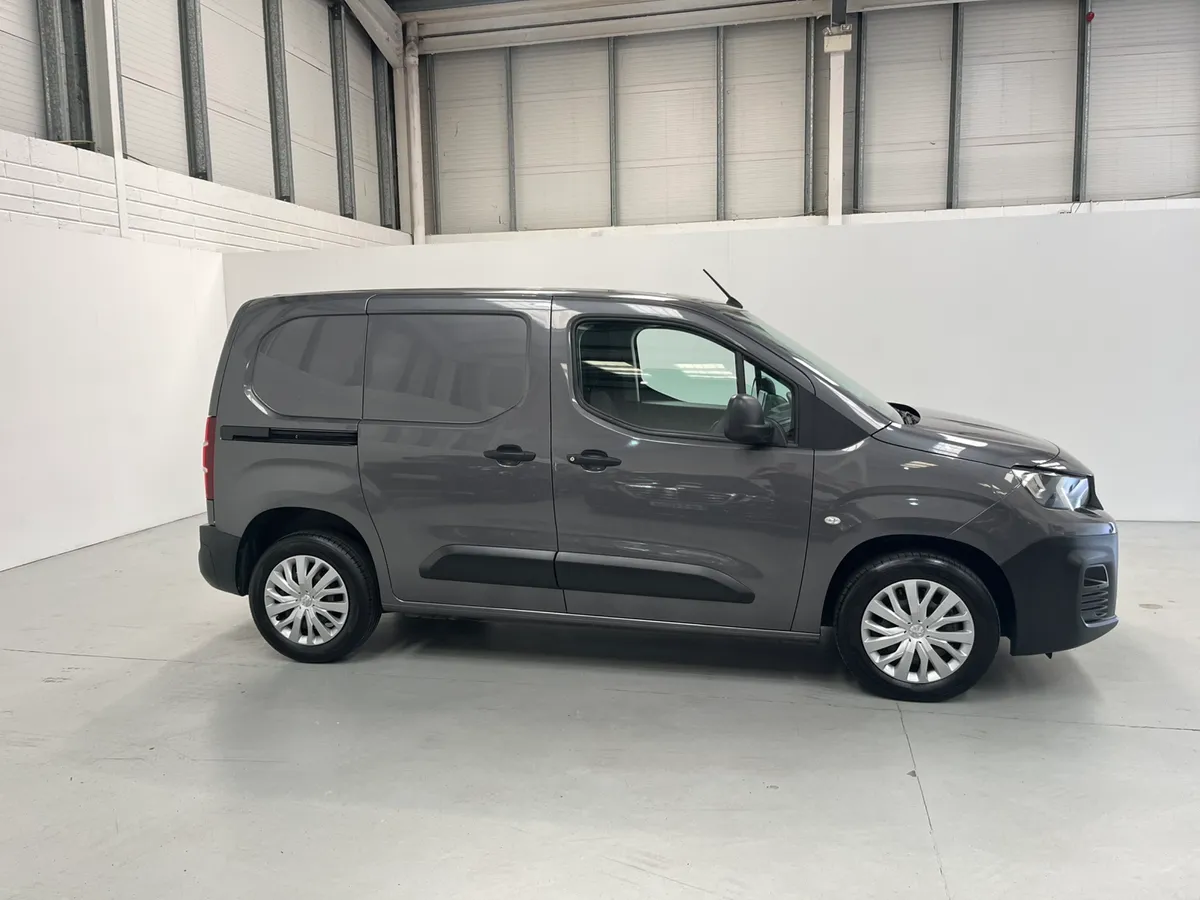 211 Partner twin sliding doors - Image 2