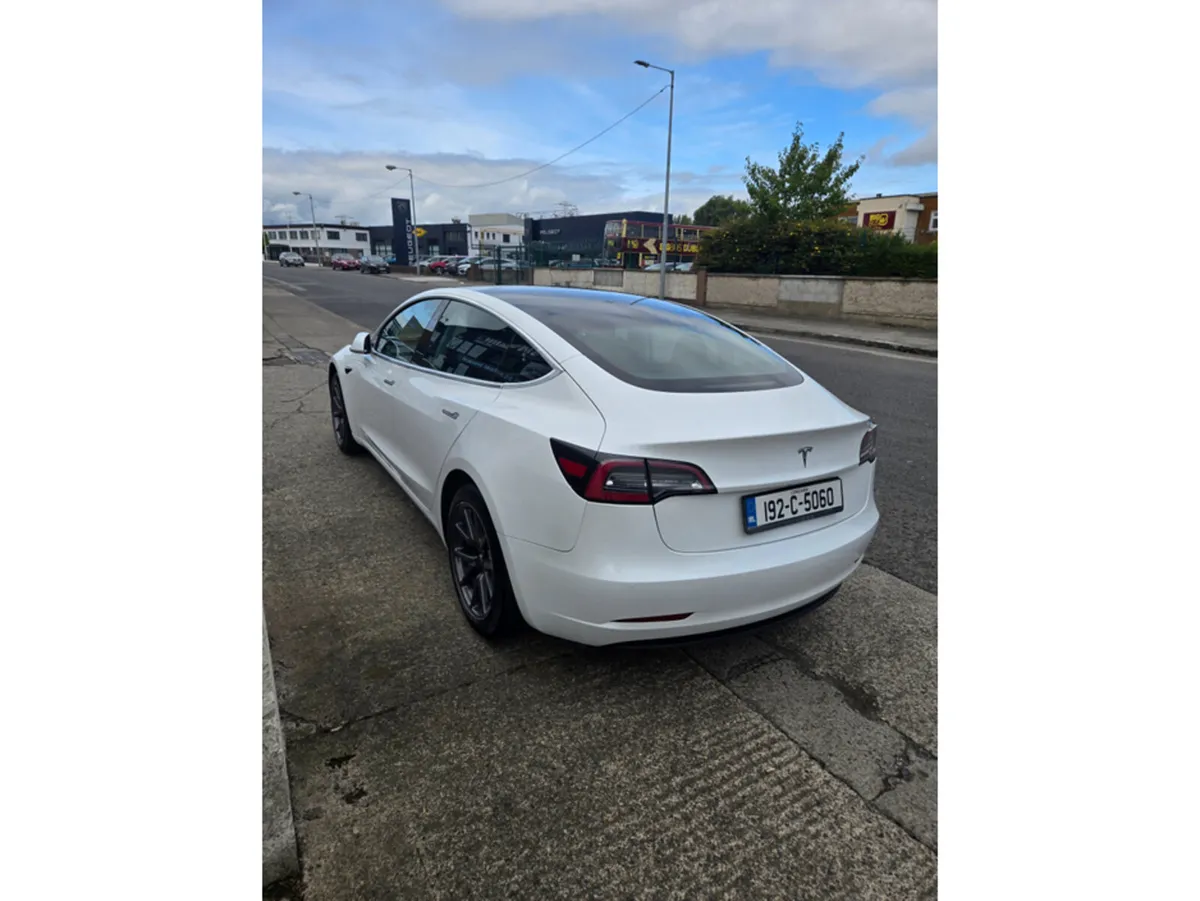Tesla Model 3 M3STDBB1N 4DR AUTO// STUNNING CAR 4 - Image 3